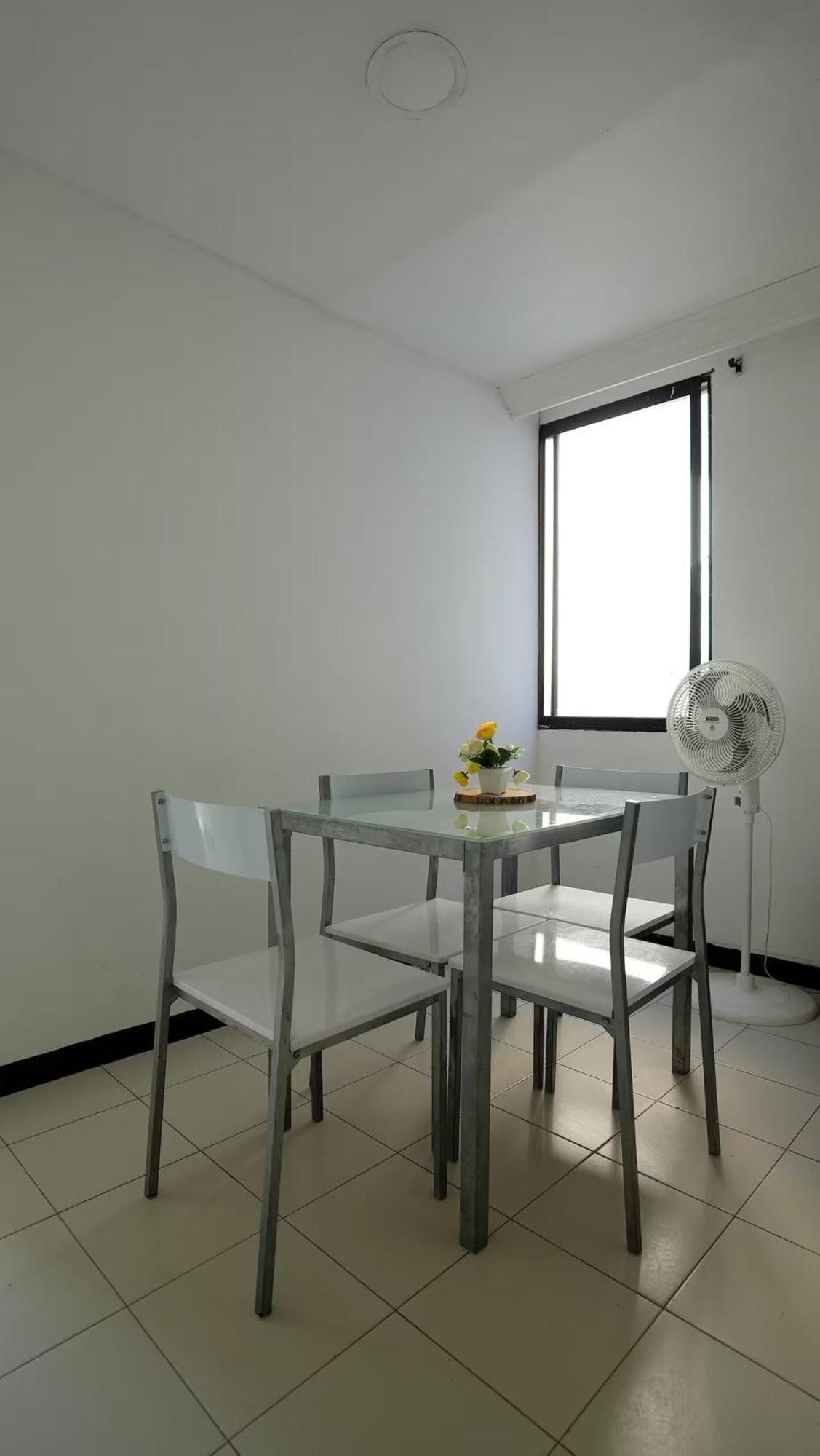 In 201 Close To The Sea With Air Conditioning And Wifi * Cartagena